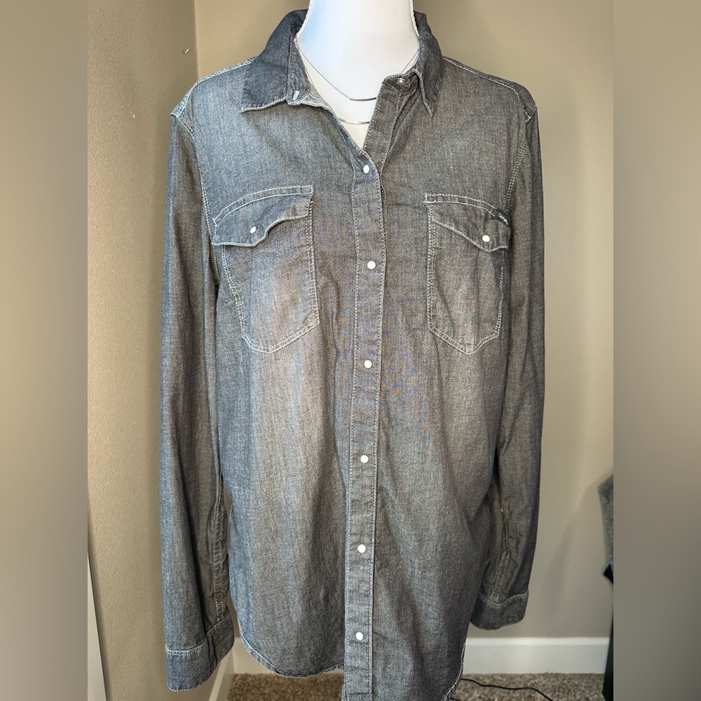 Calvin‎ Klein Jeans Gray Chambray Denim Snap Shirt Women’s L